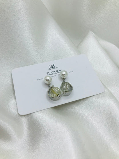 Mini Pearl Earring