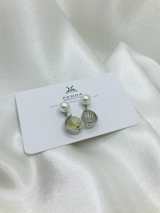 Mini Pearl Earring