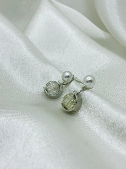 Mini Pearl Earring